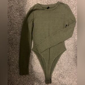 GREEN LONG SLEEVE BODY SUIT👚